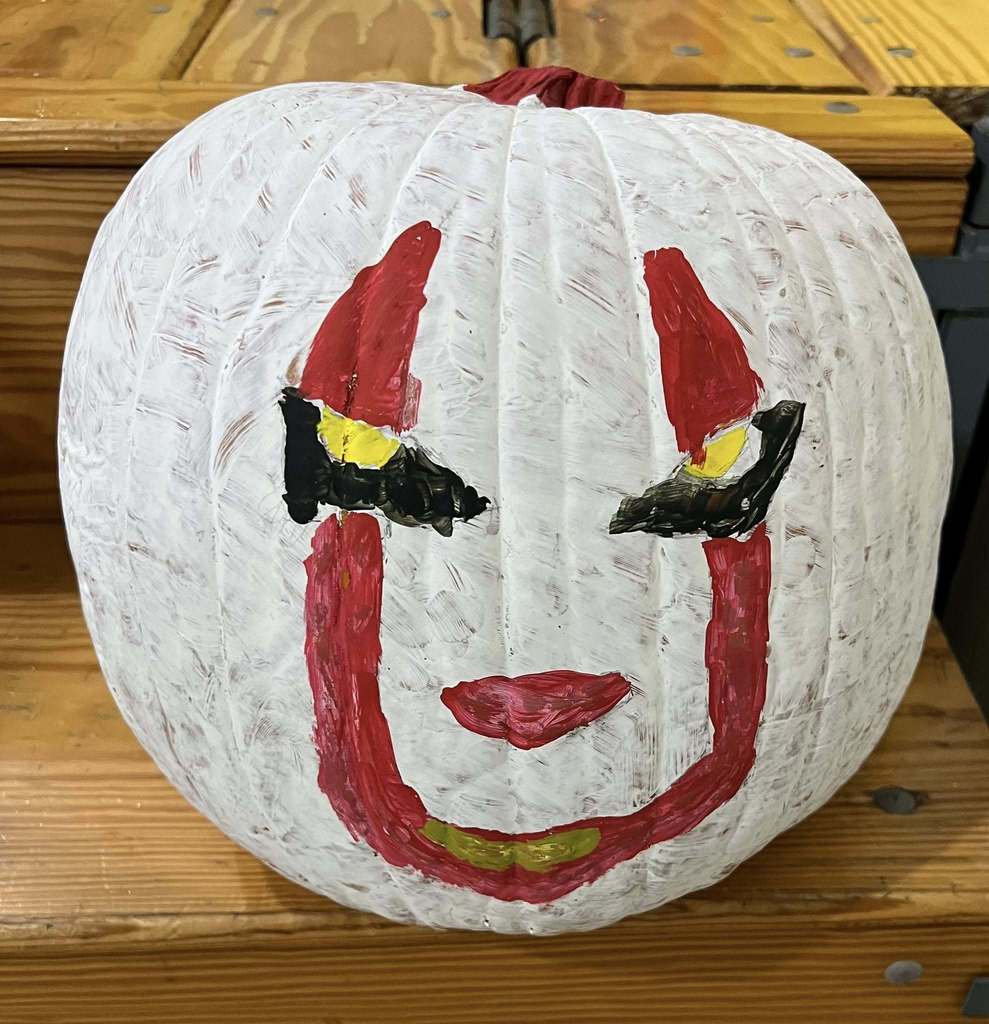 Our sincerest appreciation goes to our remarkable staff and students, who contributed to decorating their class pumpkin. Time to VOTE for the winner(s). We invite your to like the one(s)you like best!! . 🎃🎃🎃 @topfans F. S. Lara Academy
