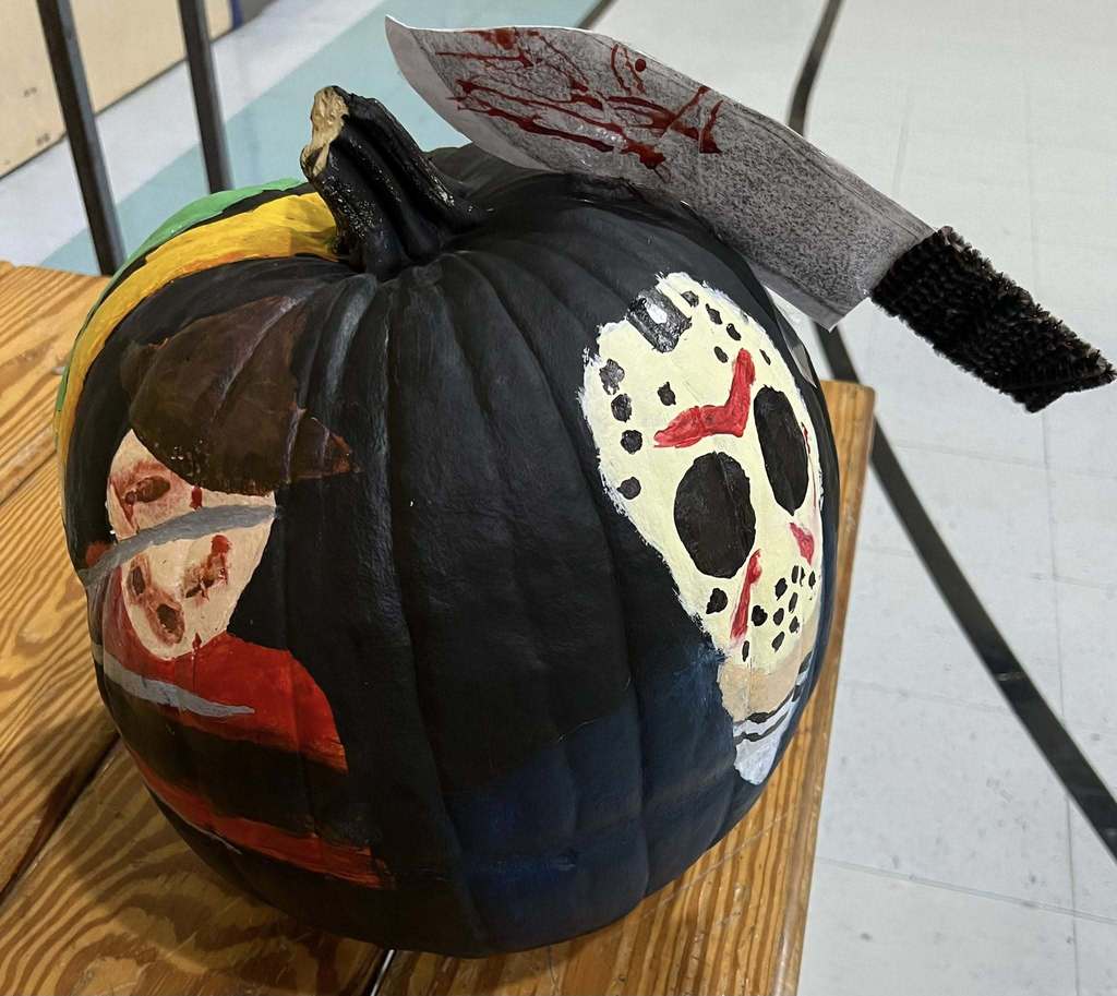 Our sincerest appreciation goes to our remarkable staff and students, who contributed to decorating their class pumpkin. Time to VOTE for the winner(s). We invite your to like the one(s)you like best!! . 🎃🎃🎃 @topfans F. S. Lara Academy