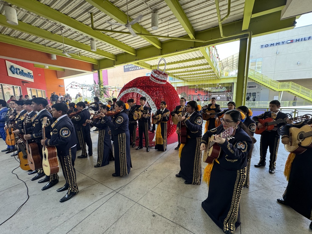 Mariachi Los Tigrillos de Oro performed at the Outlets of Laredo celebrating the beginning of holiday season.  Our mariachi students performed for an hour and represented Christen middle in the celebration.        GO CUBS! 