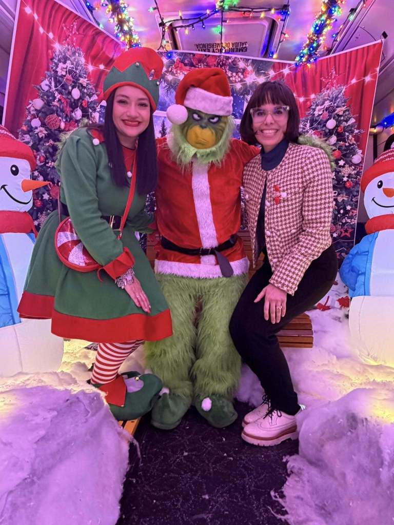 El Metro's Noche Magica Christmas Event