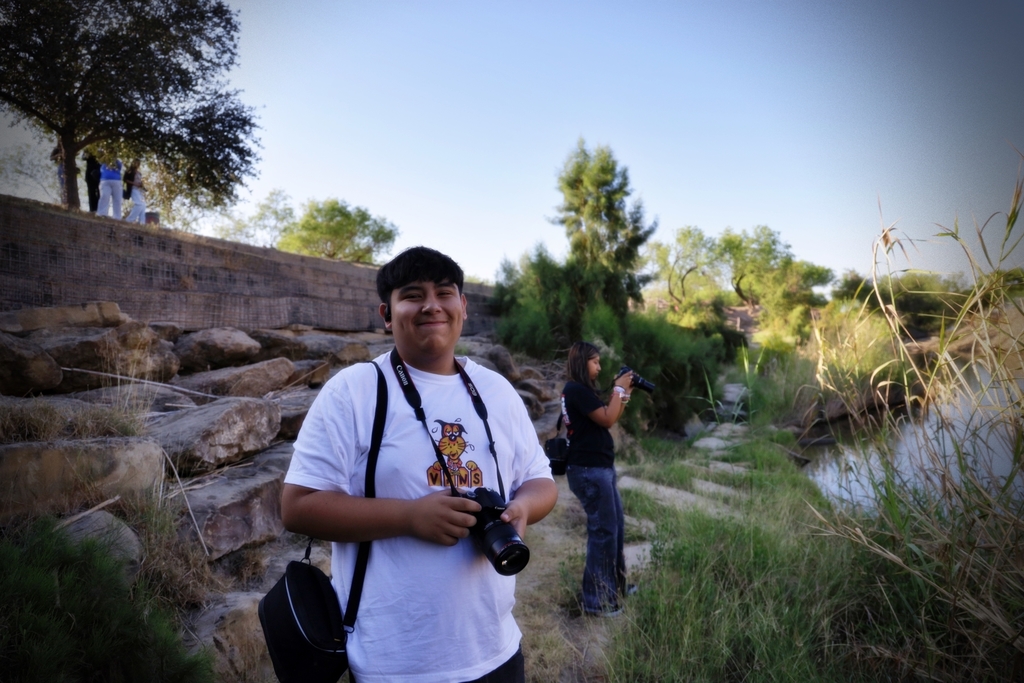 commercial photography students practicing out at local parks, cigarroa high school
