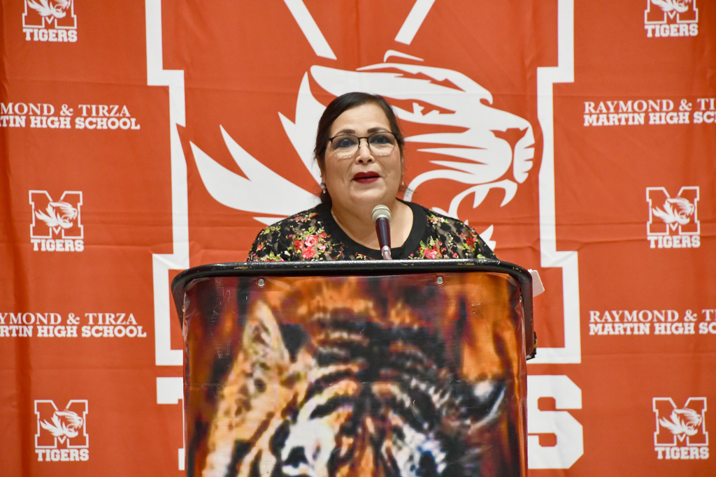 javi's mom talking at the podium