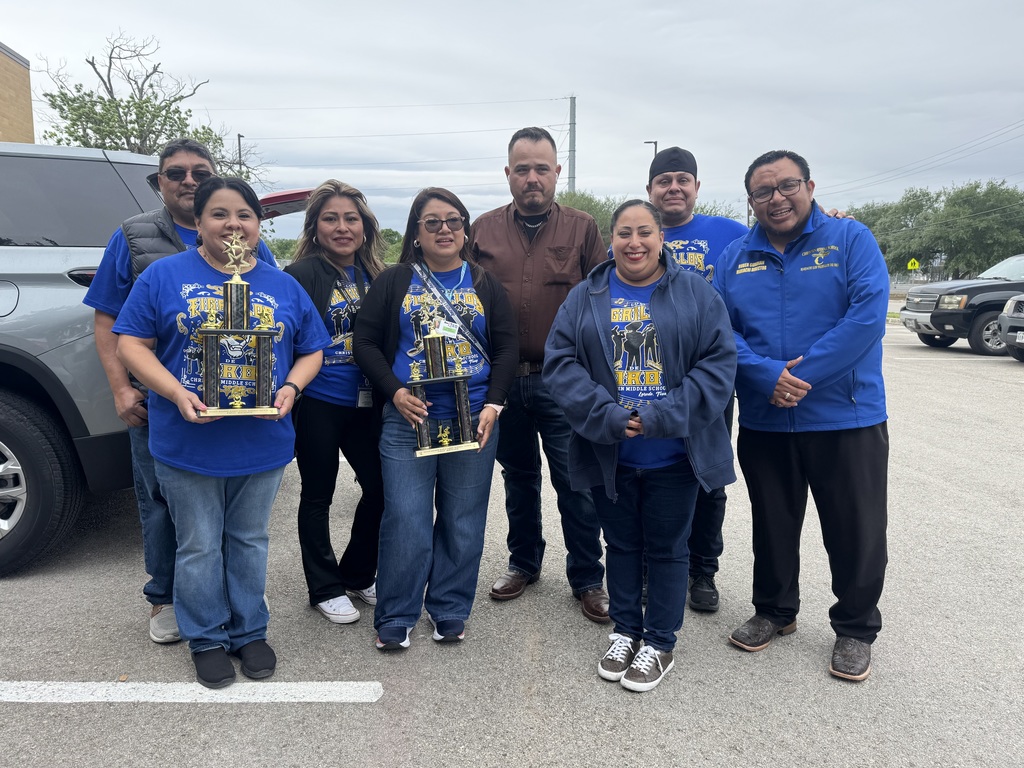 Que Viva El Mariachi!  GO CUS!