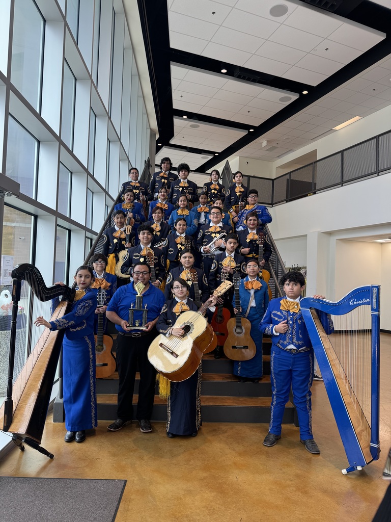 Que Viva El Mariachi!  GO CUS!