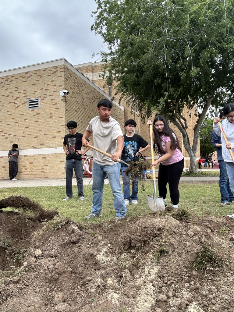 Martin High School Planting Tree Project 