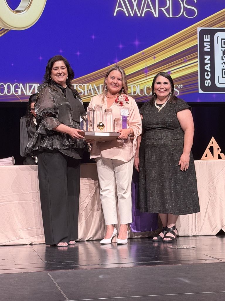 Golden Apple Cowinner from Ligarde. Her name is Anna Chavez. 