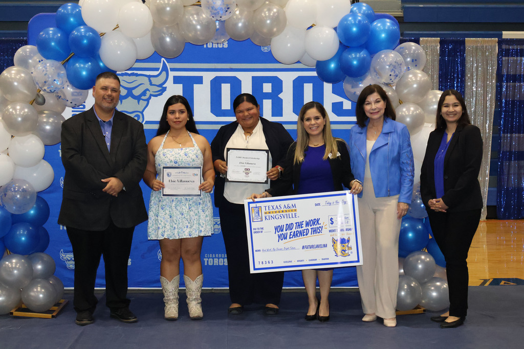 Cigarroa High School Scholarship Night