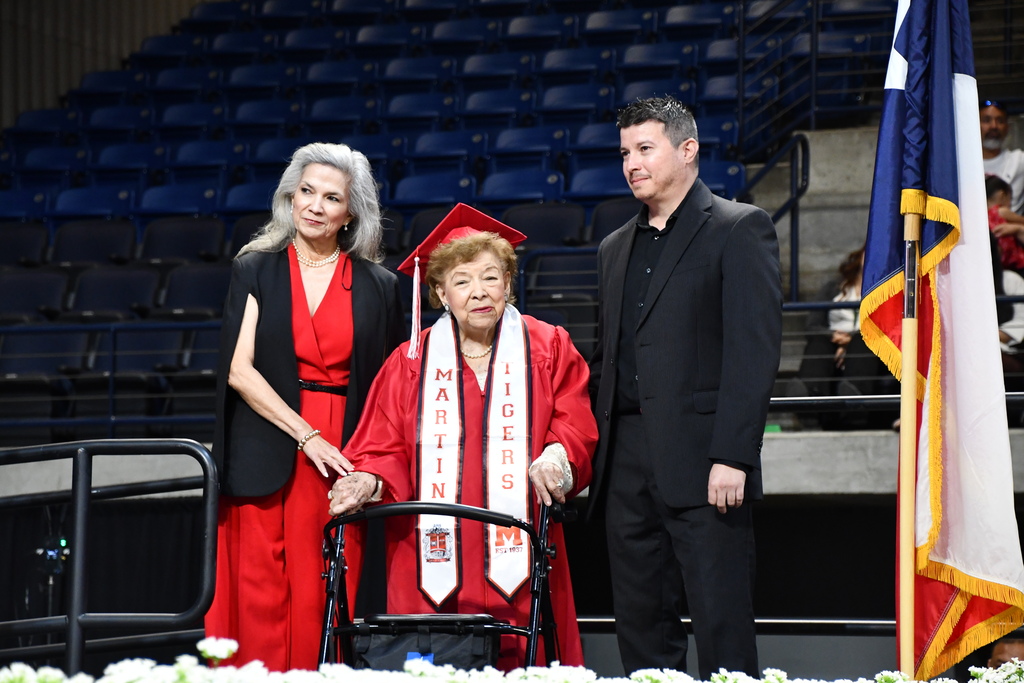 100 year old estela Perez recieves her mhs diploma