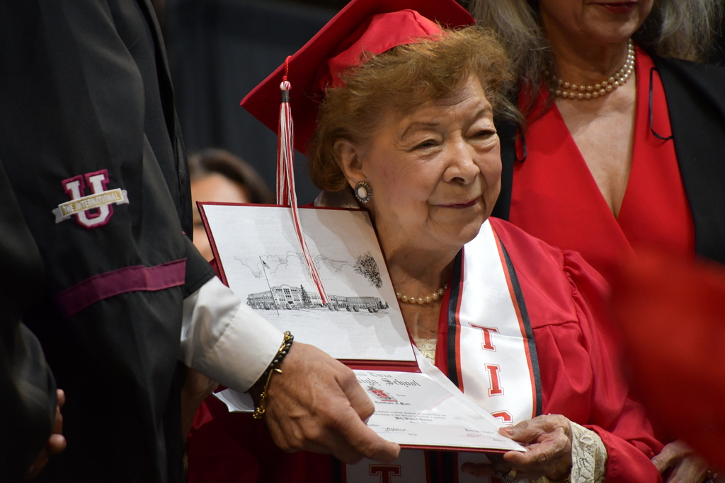 100 year old estela Perez recieves her mhs diploma