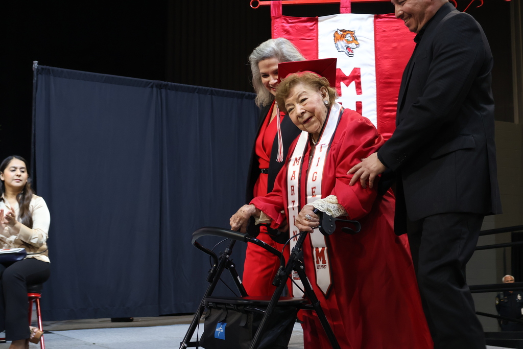100 year old estela Perez recieves her mhs diploma