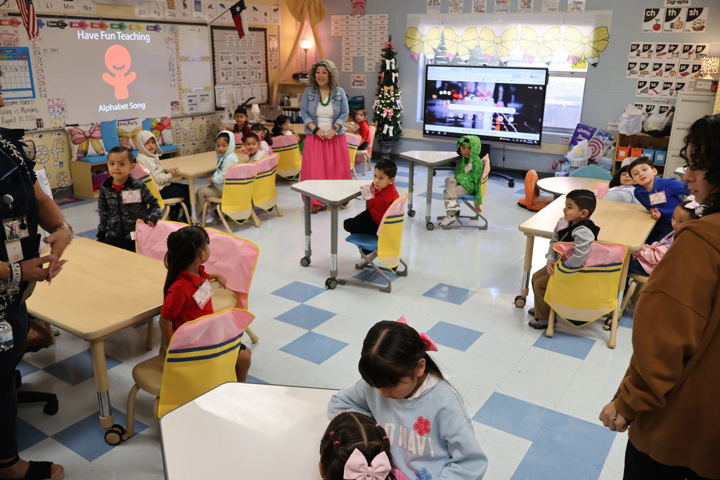Daiches Elementary 2nd day of school