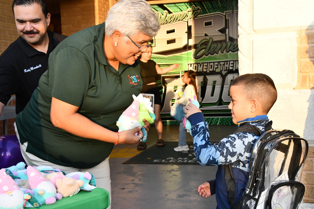 LISD Board and Superintendent hand out plushies to students at Bruni Elementary
