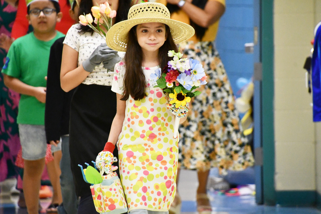 Santa Maria Elementary School Accelerated Reader Kick-Off Parade