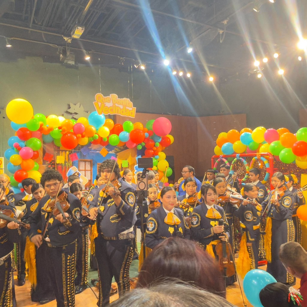 Mariachi Los Tigrillos de Oro represented Christen Middle at the Mall del Norte