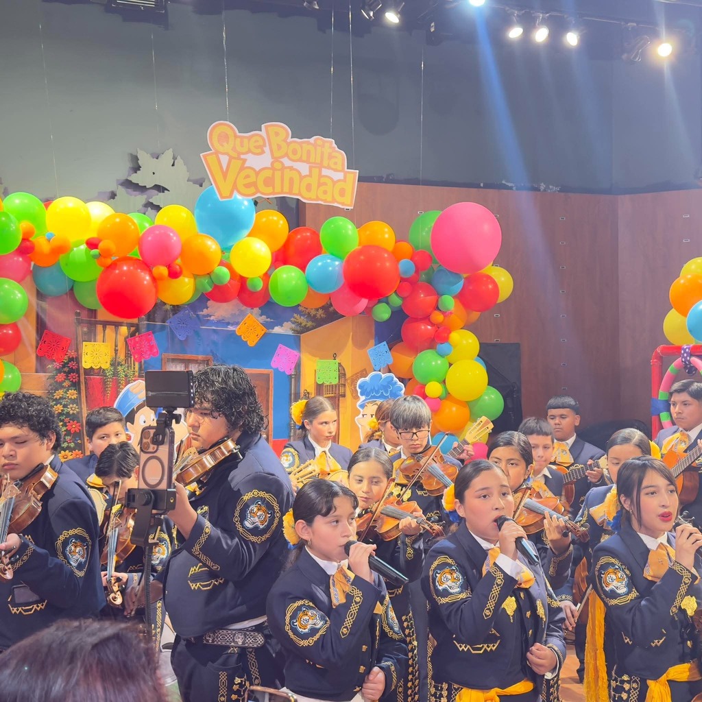 Mariachi Los Tigrillos de Oro represented Christen Middle at the Mall del Norte