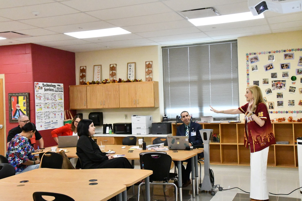 jim hogg isd visiting dovalina elementary