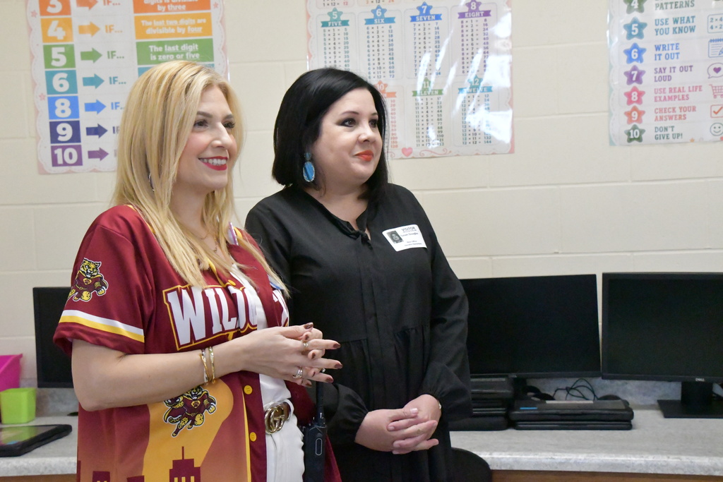 jim hogg isd visiting dovalina elementary