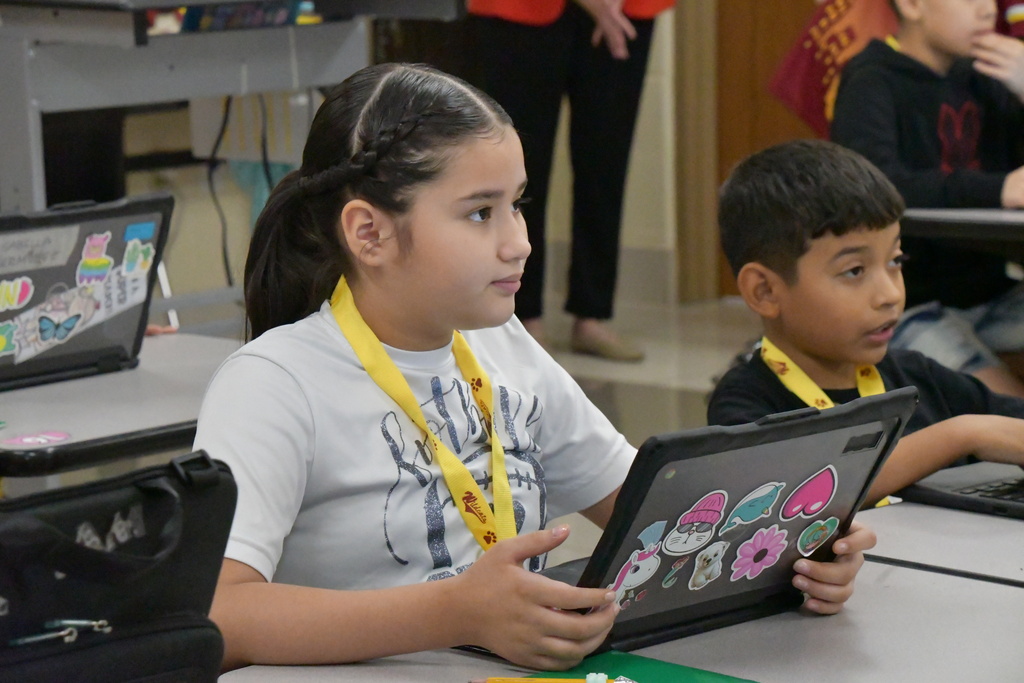 jim hogg isd visiting dovalina elementary