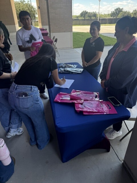 TAMIU GEAR UP