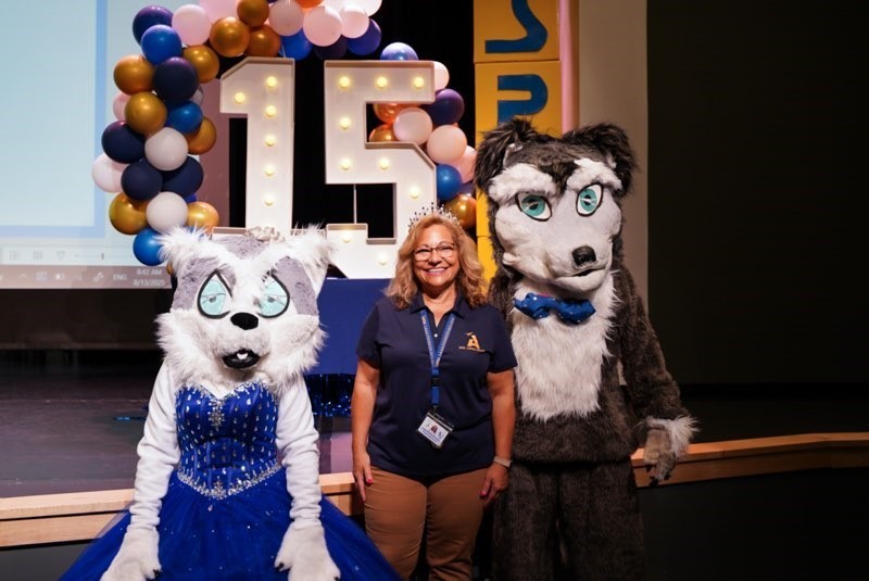 Wolfie Wolfina Q15
