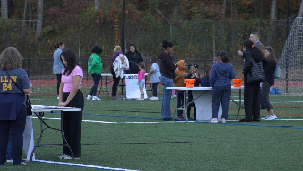 Reading Under the Stars pics