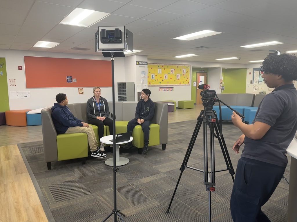 7th grade digital media students