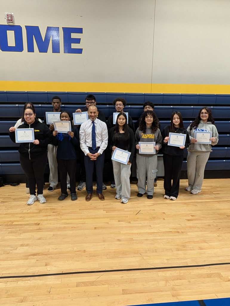 HS Honor roll students holding their certificates