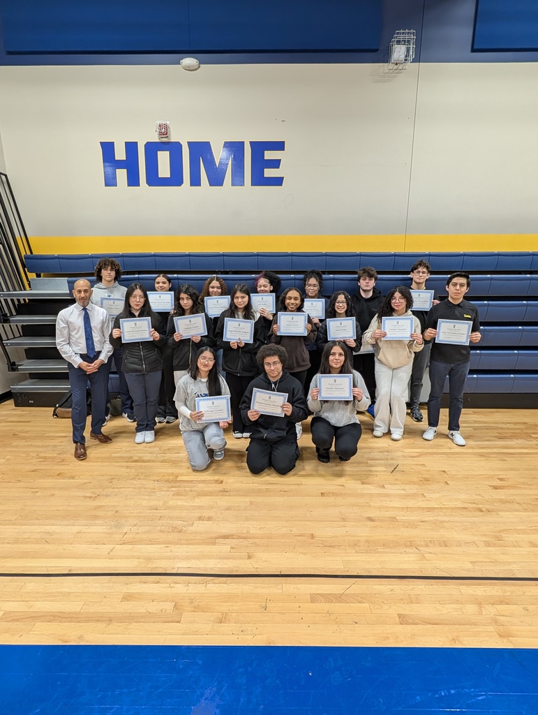 HS Honor roll students holding their certificates