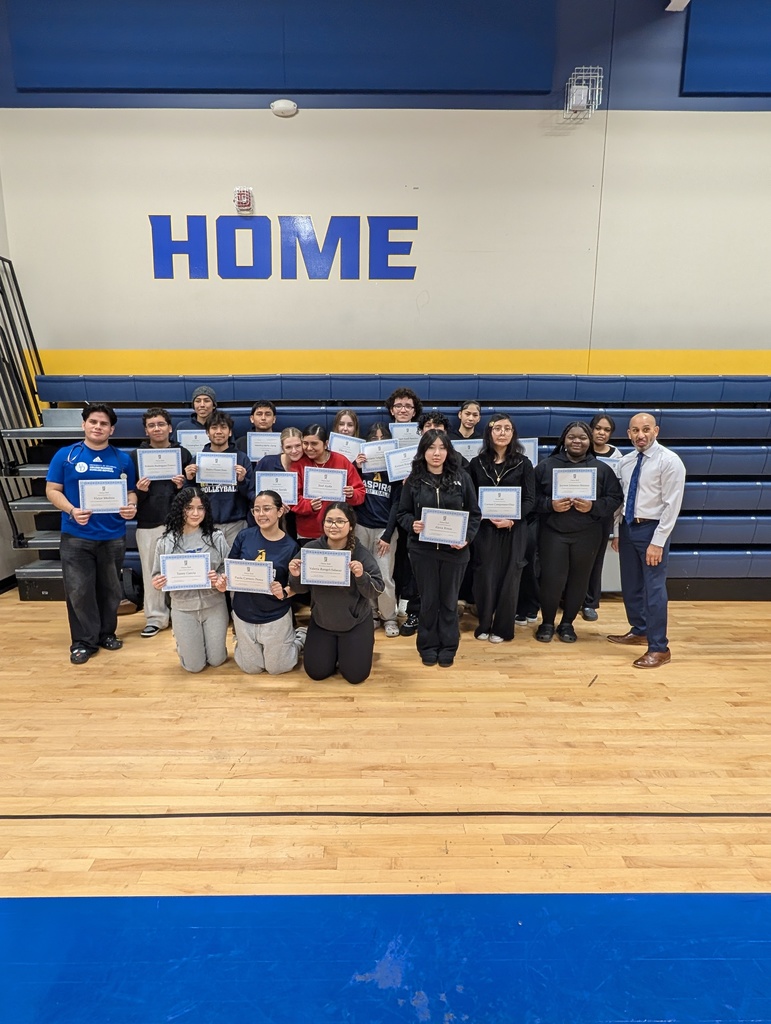 HS Honor roll students holding their certificates