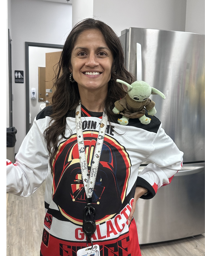 Mrs.  Manrique in Star Wars clothes
