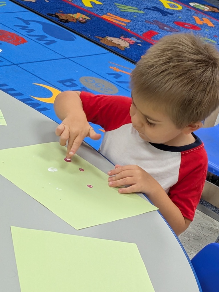 Preschool fingerpainting pics