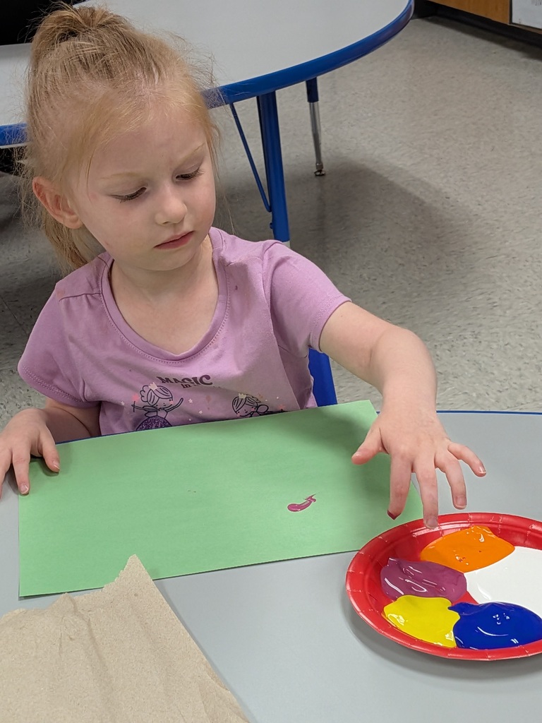 Preschool fingerpainting pics