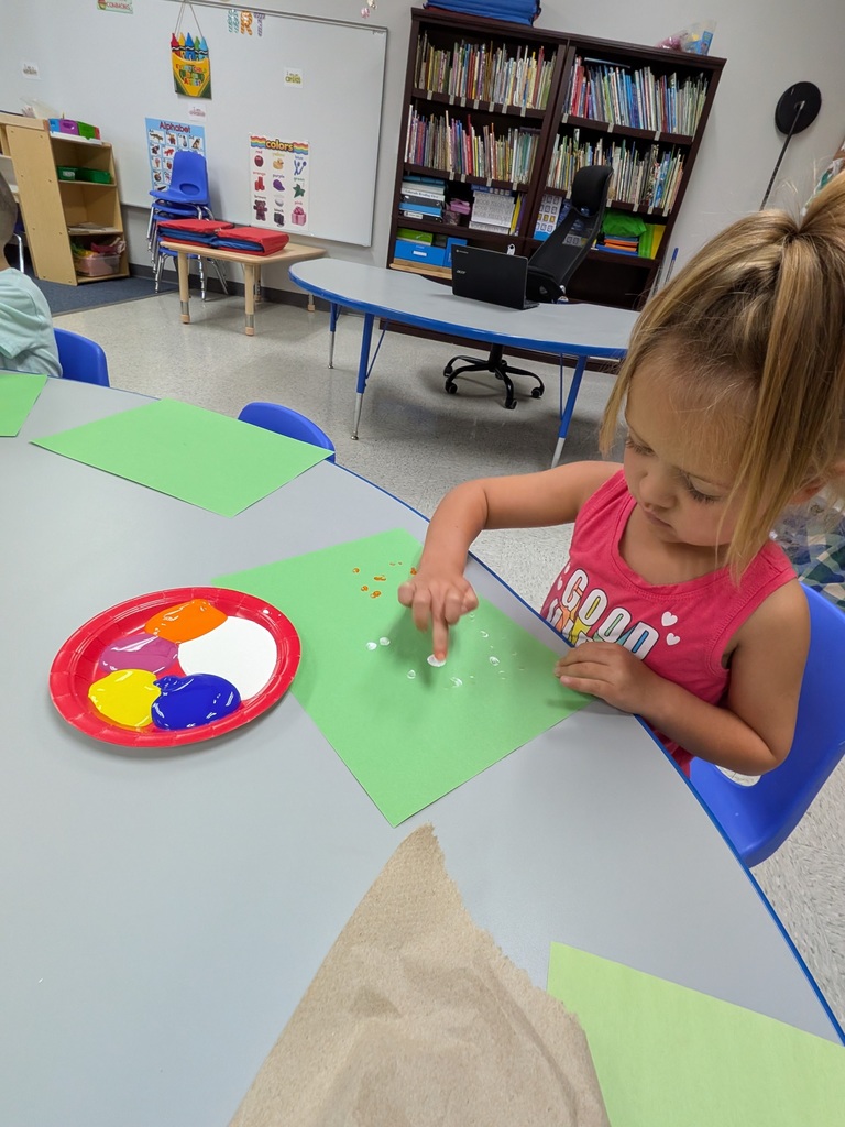 Preschool fingerpainting pics