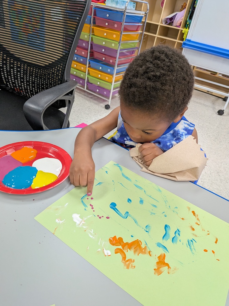 Preschool fingerpainting pics