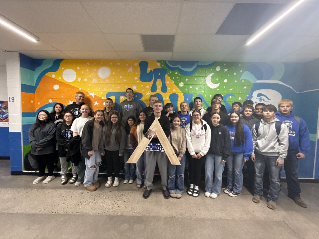 Jr. Class decorating the Big A