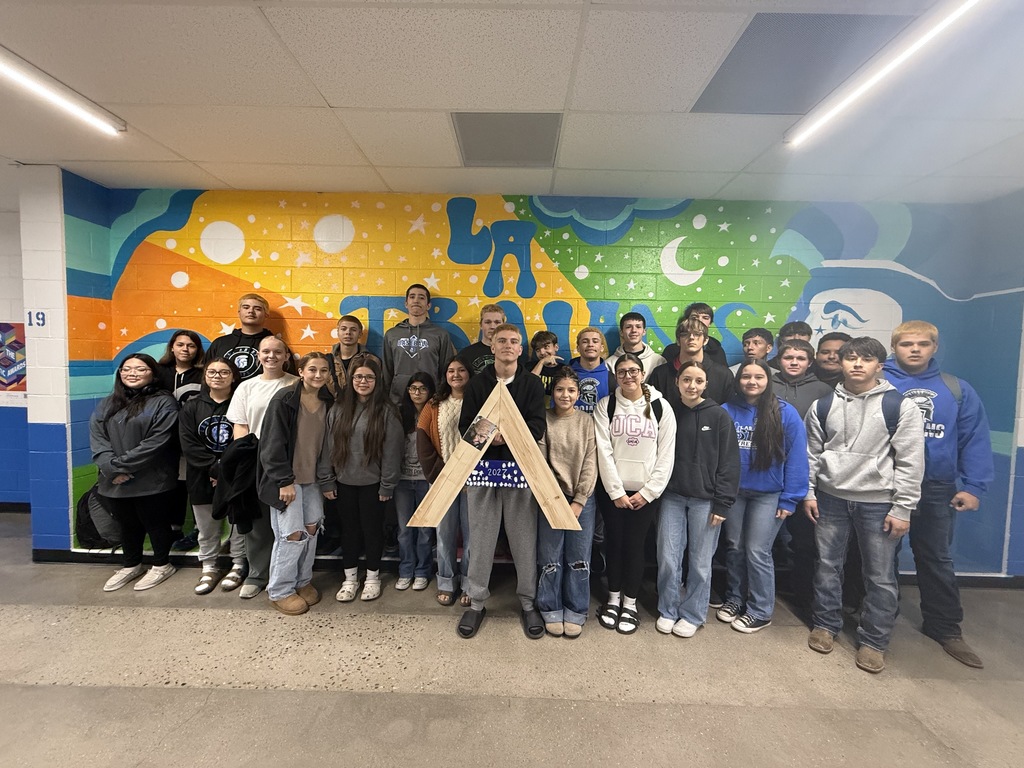 Jr. Class decorating the Big A