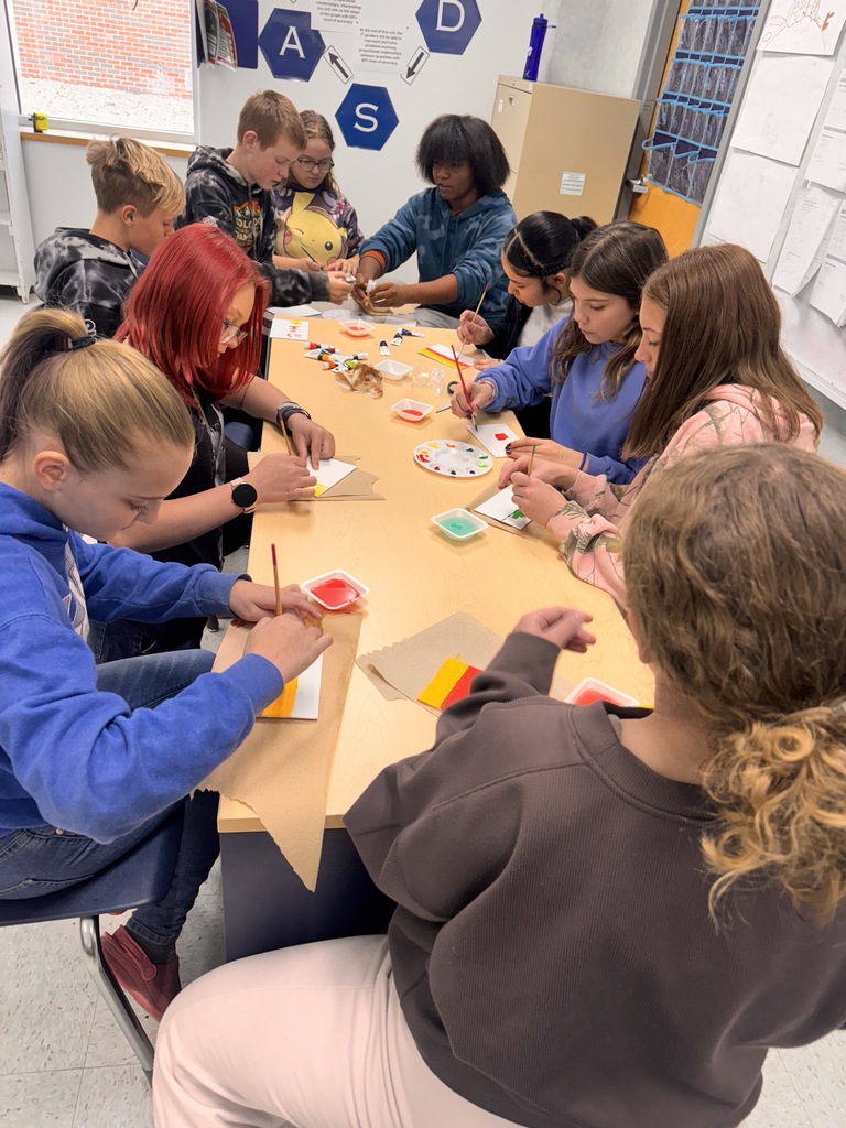 Thanksgiving painting in Jh adv. class