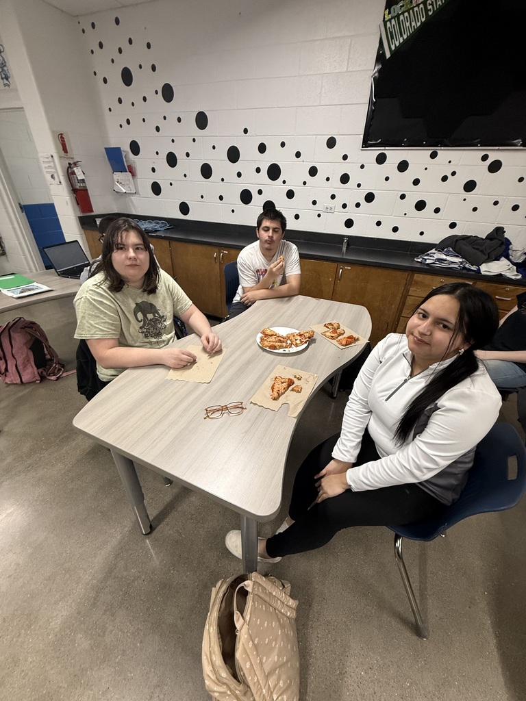 pics of food science class making pizza