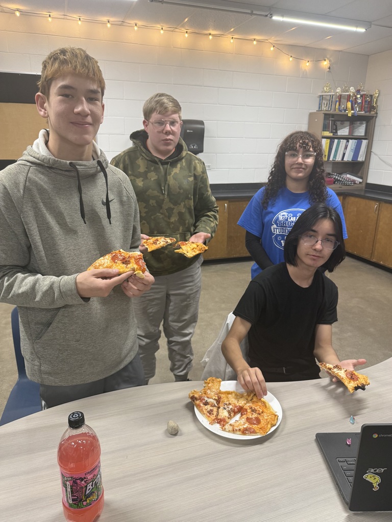 pics of food science class making pizza