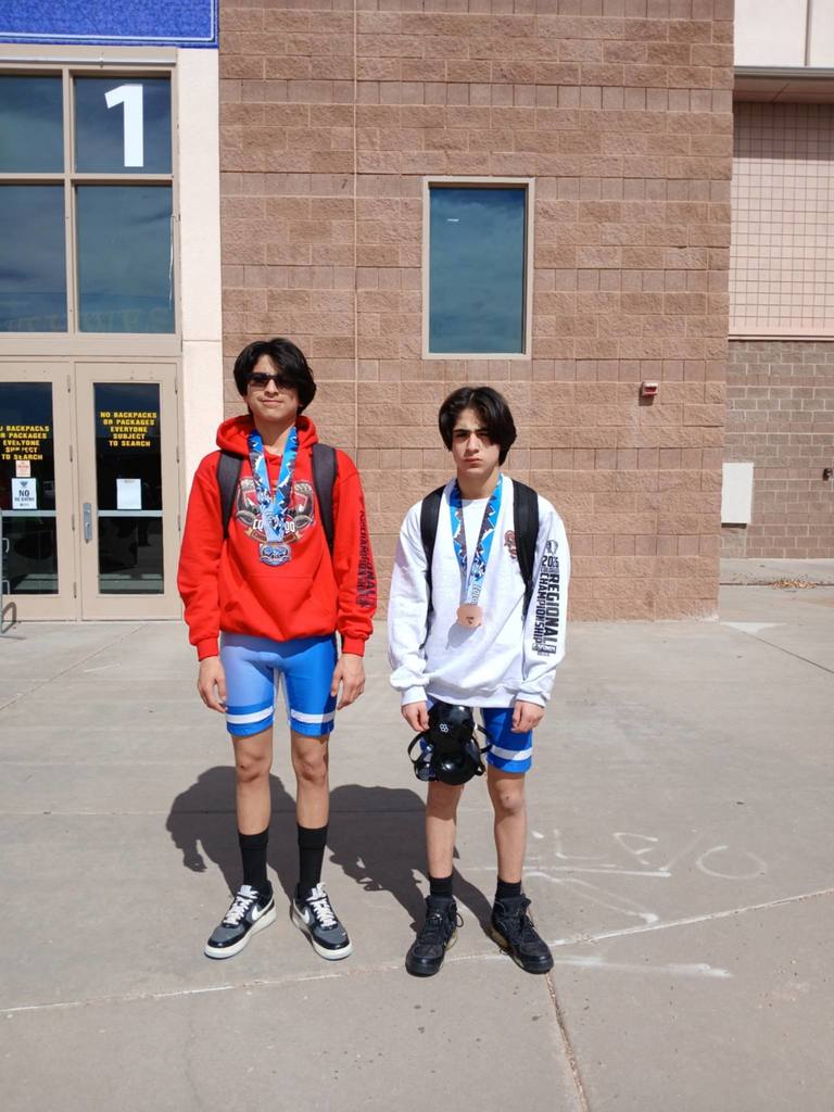 JH wrestlers pic who qualified for state