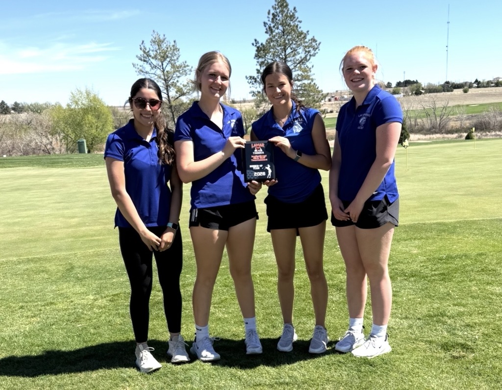 picture of HS girls golf team