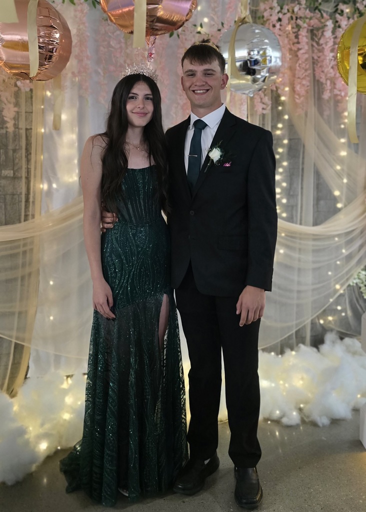 Pic of Prom queen and King