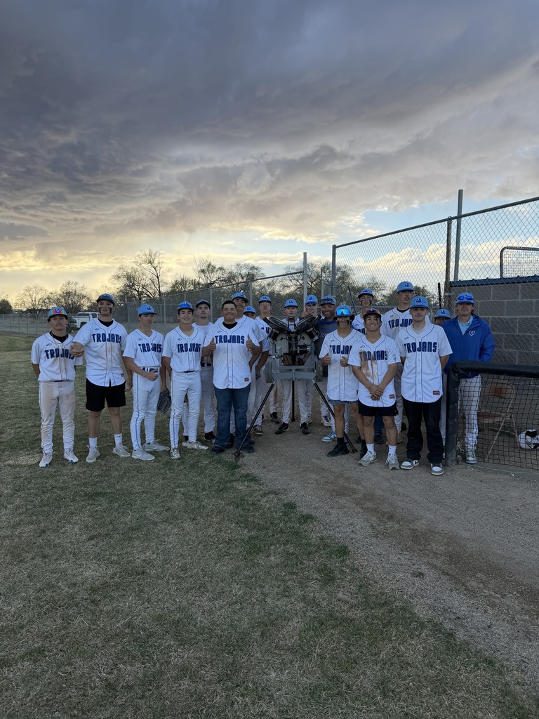 baseball pitching machine pic 