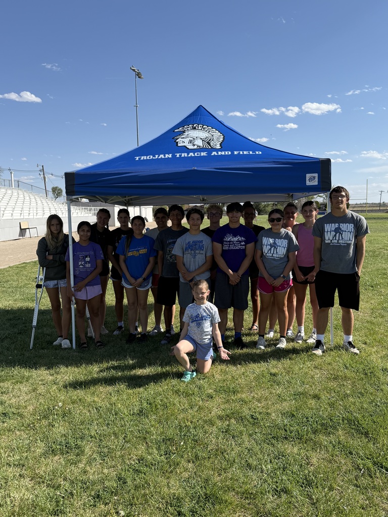 picture of HS track team 