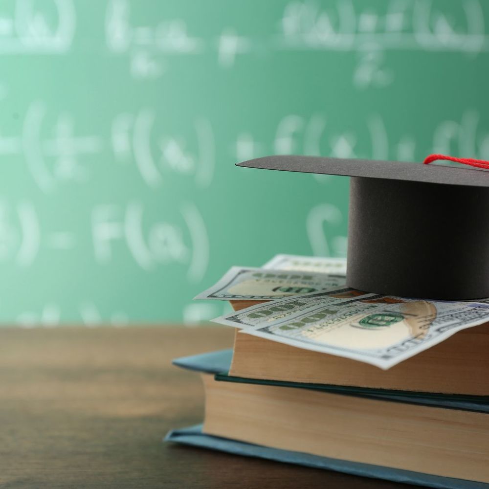 Skechers Offers $200,000 in Scholarships to Graduating Seniors