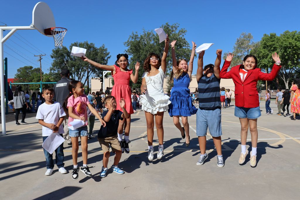 It was a great morning at Central Elementary School as students and staff celebrated their brand-new school marquee with a special ribbon-cutting event! 