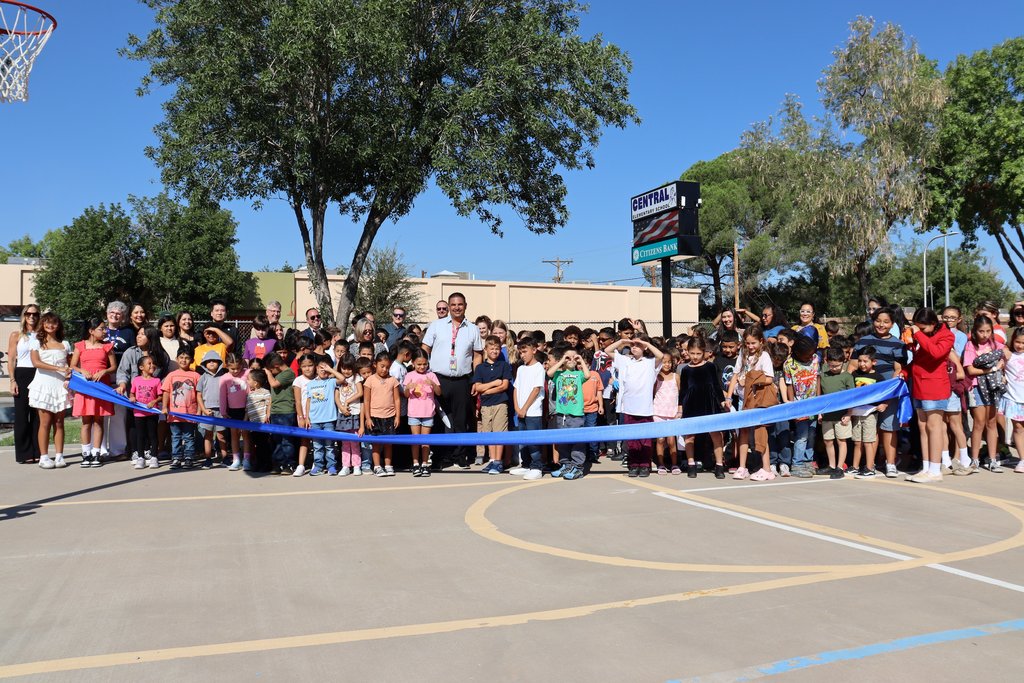 It was a great morning at Central Elementary School as students and staff celebrated their brand-new school marquee with a special ribbon-cutting event! 