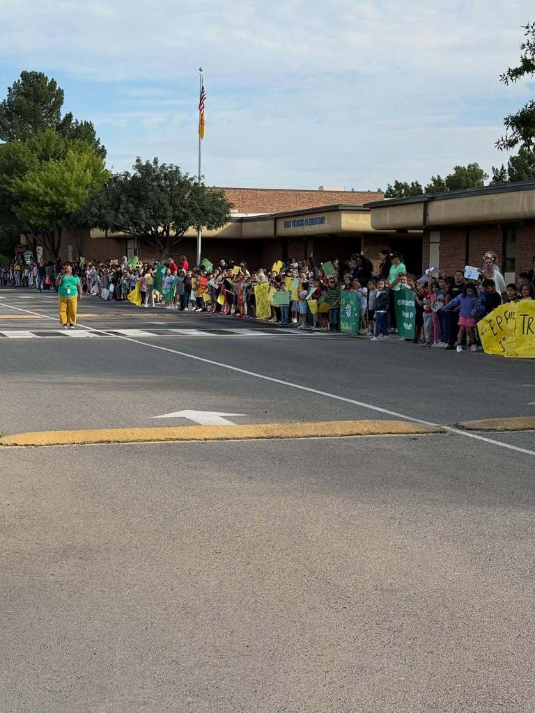 Green & Gold on the move! 💚💛 Mayfield Feeder Pattern Frenzy spirit parades bringing all the energy today at East Picacho, Doña Ana, Columbia, Jornada, Fairacres, McArthur, and Alameda Elementary Schools! 