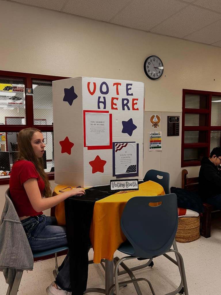 This month at Rio Grande Preparatory High School, Student Council candidates delivered speeches, students registered to vote, and ballots were cast in a well-organized election. Huge shout-out to advisor Jessica Saenz for guiding the Golden Eagles through a meaningful, civic project-based learning experience!
