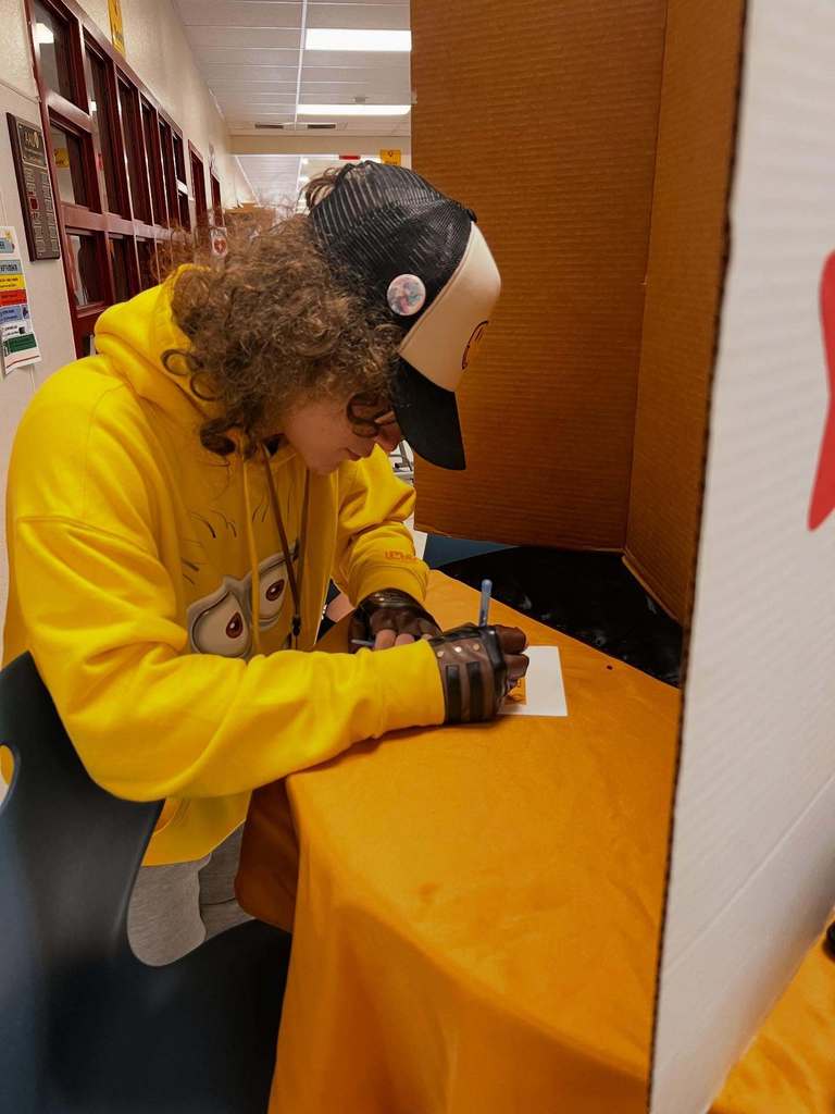 This month at Rio Grande Preparatory High School, Student Council candidates delivered speeches, students registered to vote, and ballots were cast in a well-organized election. Huge shout-out to advisor Jessica Saenz for guiding the Golden Eagles through a meaningful, civic project-based learning experience!